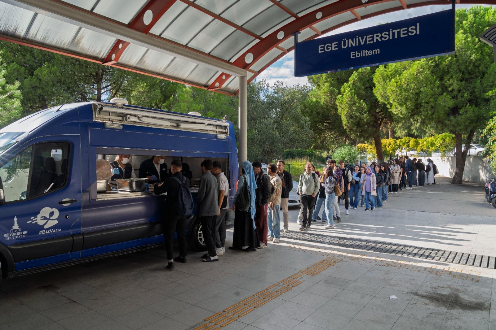 İzmir’de anne eli lezzetinde ücretsiz yemek