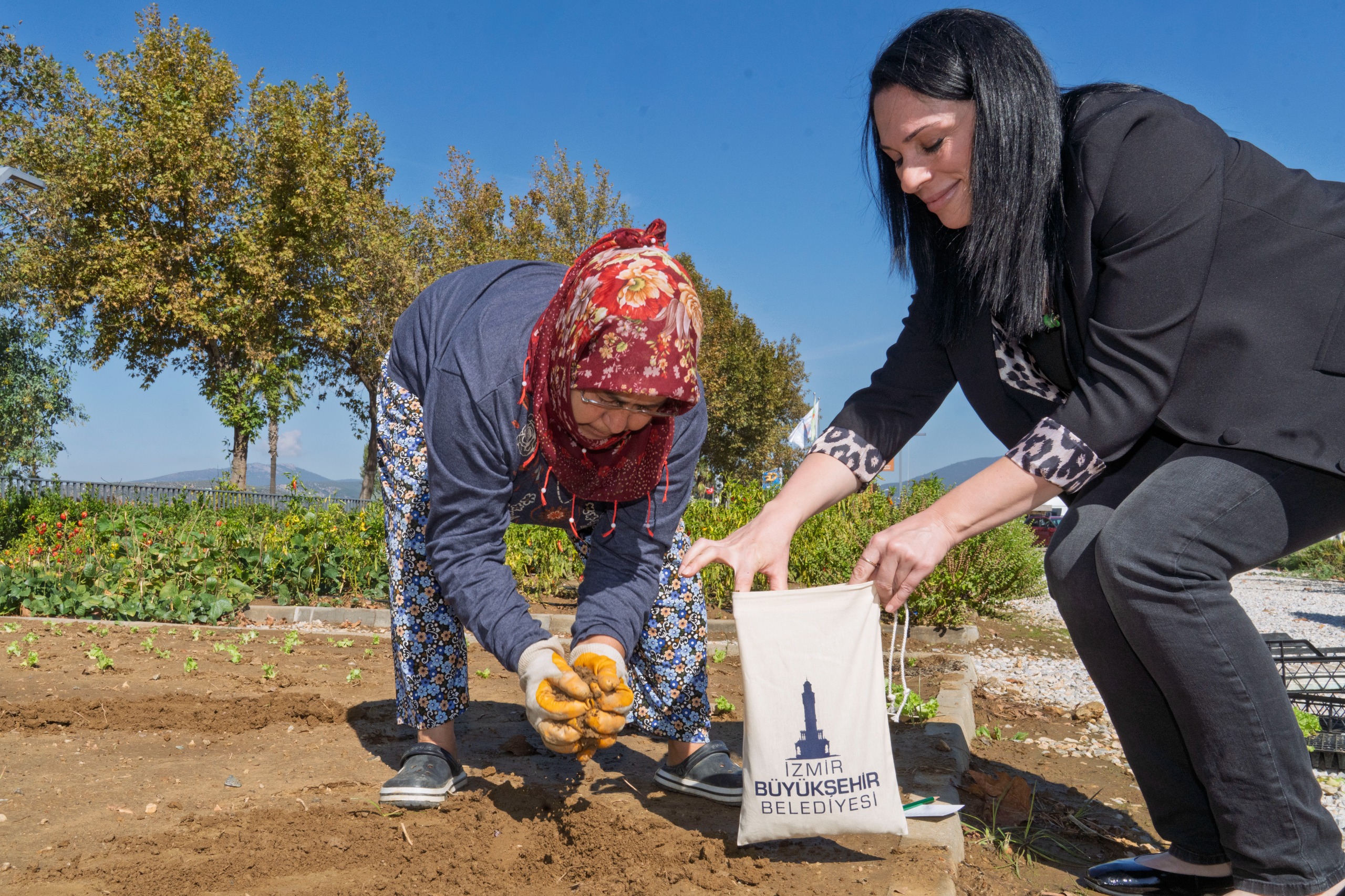 Toprak analizi ile hem çiftçi hem de toprak korunuyor