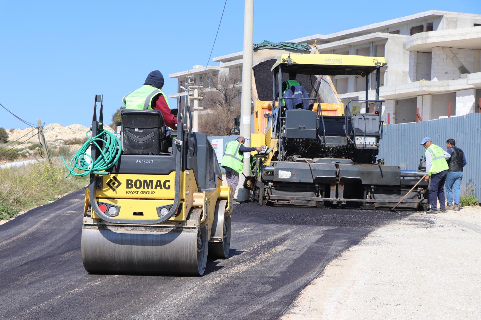 Çeşme’nin yolları yaza hazırlanıyor