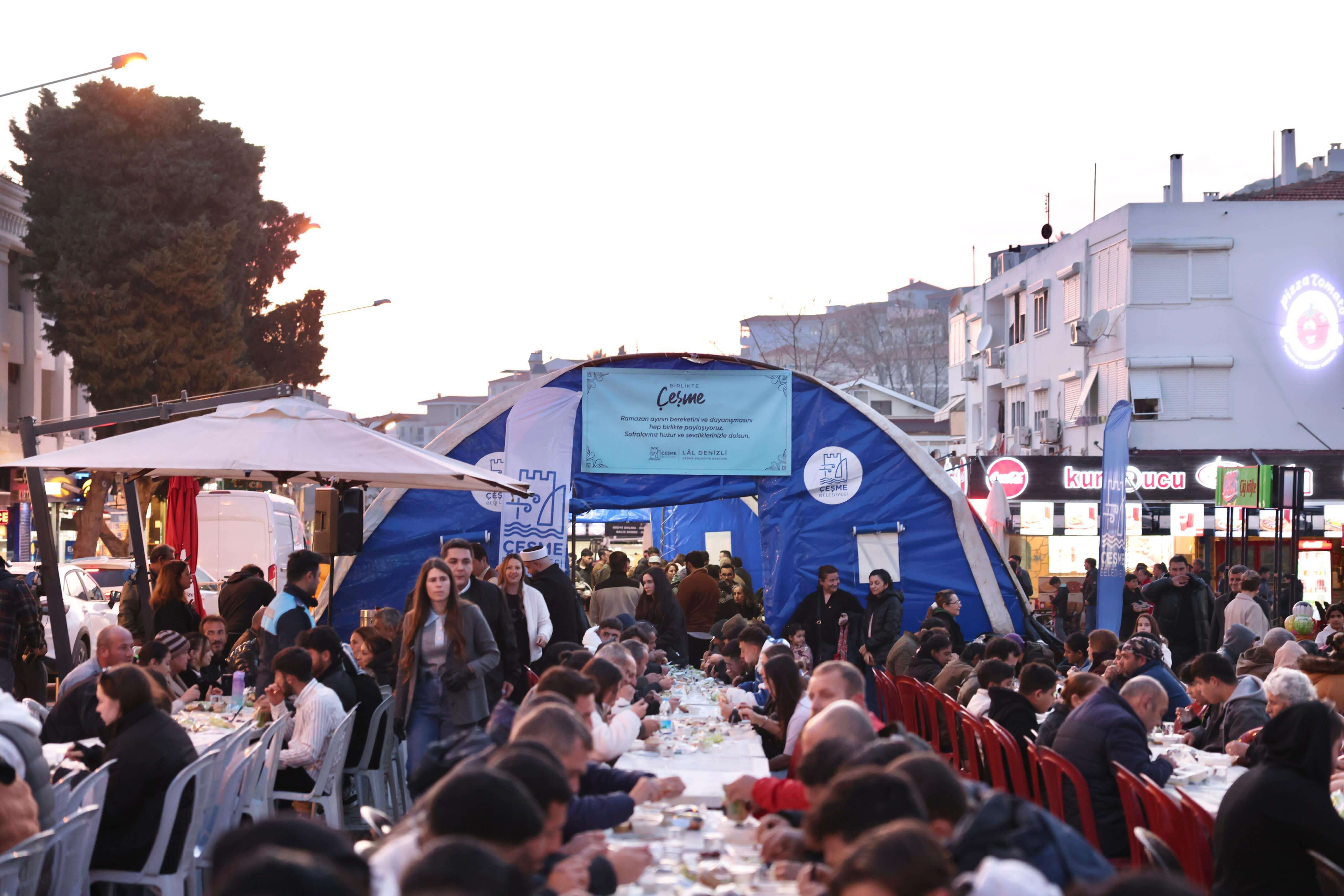 Başkan Denizli, iftar sofrasında Çeşmeliler ile buluştu