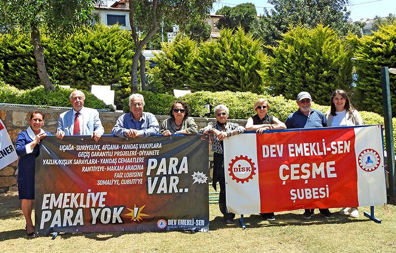 Dev Emekli-Sen Çeşme Şubesi’nden dayanışma kahvaltısı