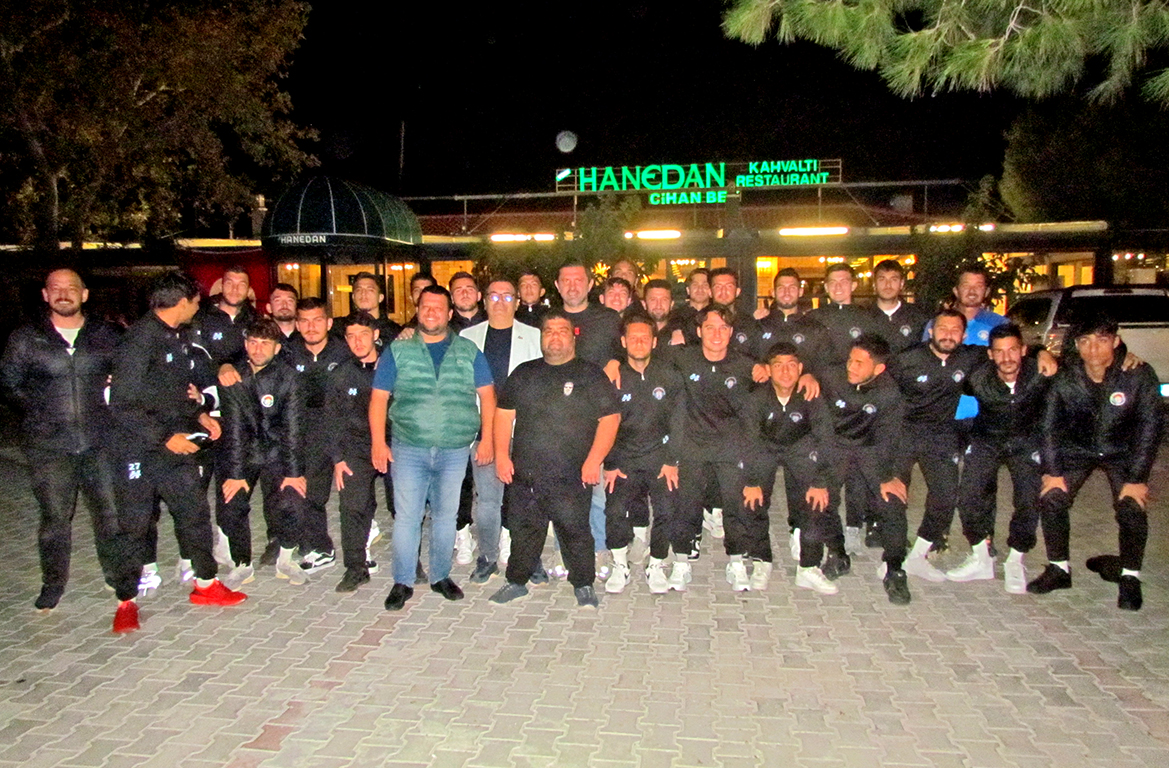 Çeşme Belediyespor’a Yeni Hanedan Restoran’dan Moral Yemeği