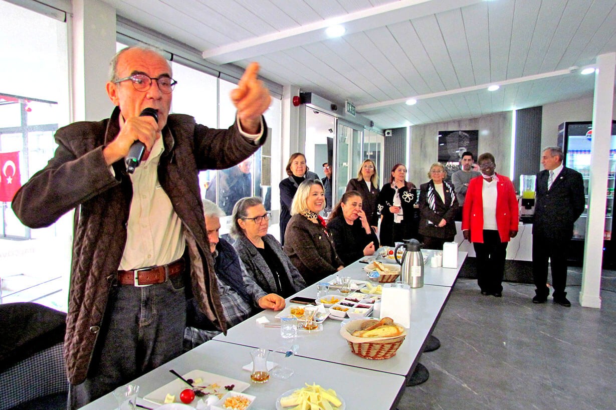 Dev Emekli-Sen Balçova’da Dayanışma Kahvaltısında Buluştu