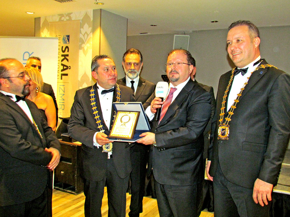 SKAL Federasyonu Toplantısı ve İzmir SKAL Regalye Töreni Çeşme’de Gerçekleştirildi