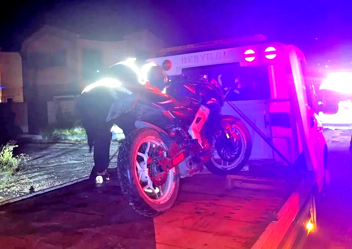 Çeşme'de Motosiklet Denetimleri Yoğunlaşılırken Çok Sayıda Ceza Kesildi