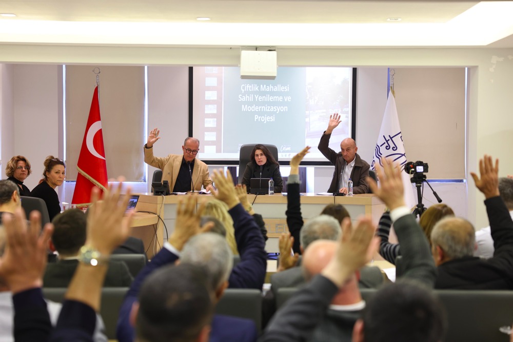 Çeşme Belediyesi Şubat Ayı Meclis Toplantısında Başkan Lâl Denizli üç önemli projeyi meclis üyeleriyle paylaştı