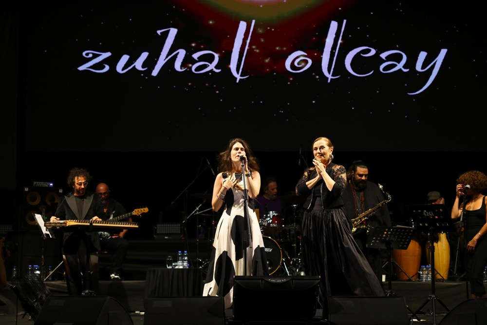 Çeşme Festivali’nde ilk gün coşkusu