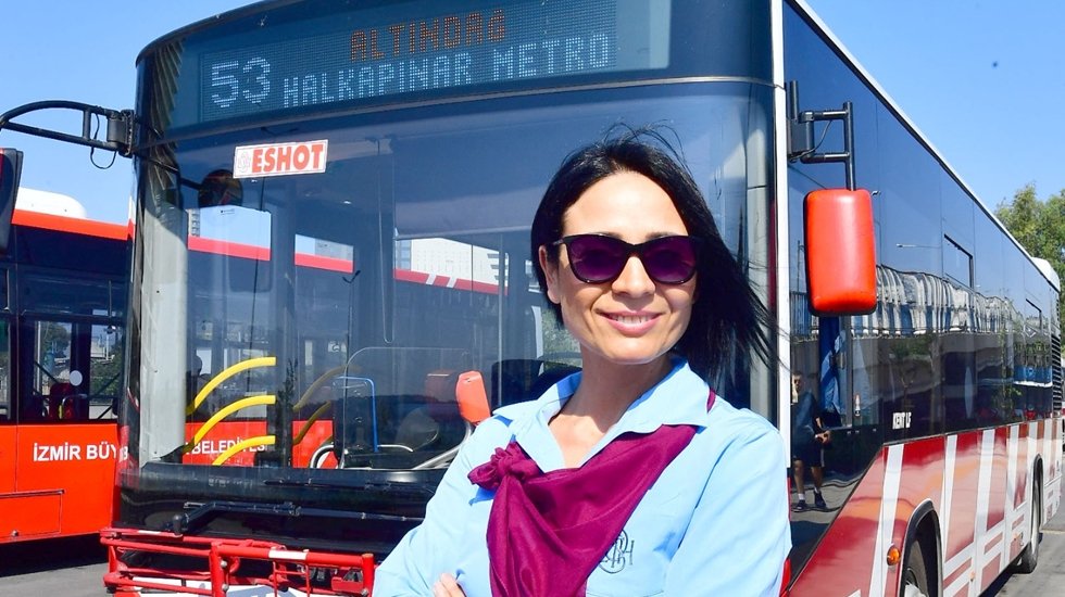 ESHOT'ta  kadın şoför sayısı 290 oldu