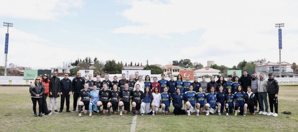 Alaçatı'da, Kadın Futbolunda Anlamlı Karşılaşma