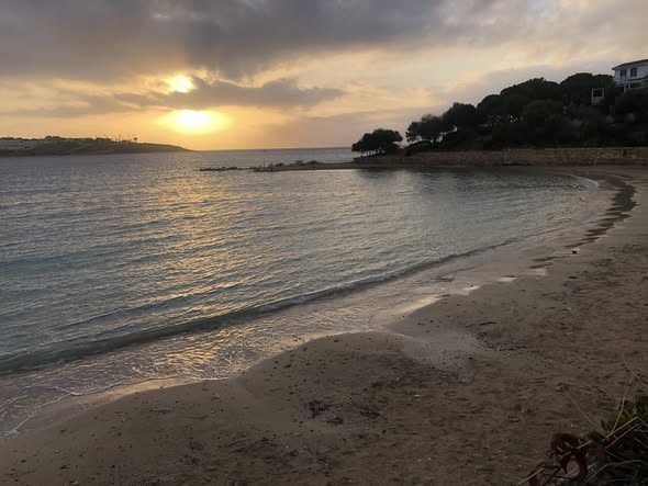 ODADAKİ ÜÇ KİŞİ