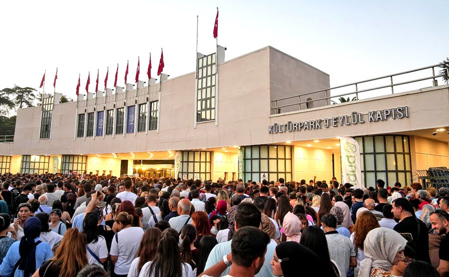 İzmir Enternasyonal Fuarı’na hafta sonu ziyaretçi yağdı