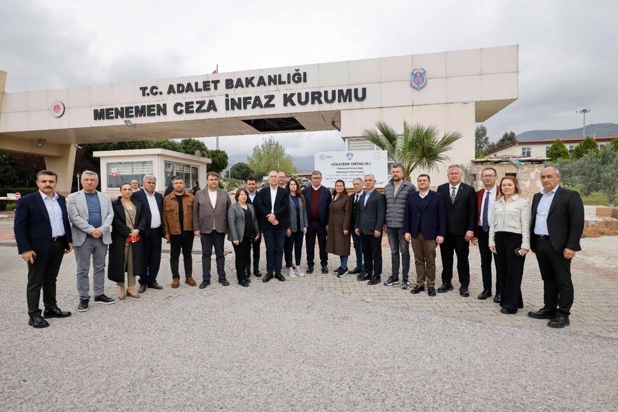 Başkan Tugay, ilçe belediye başkanlarıyla tutuklu 17 genci ziyaret etti 