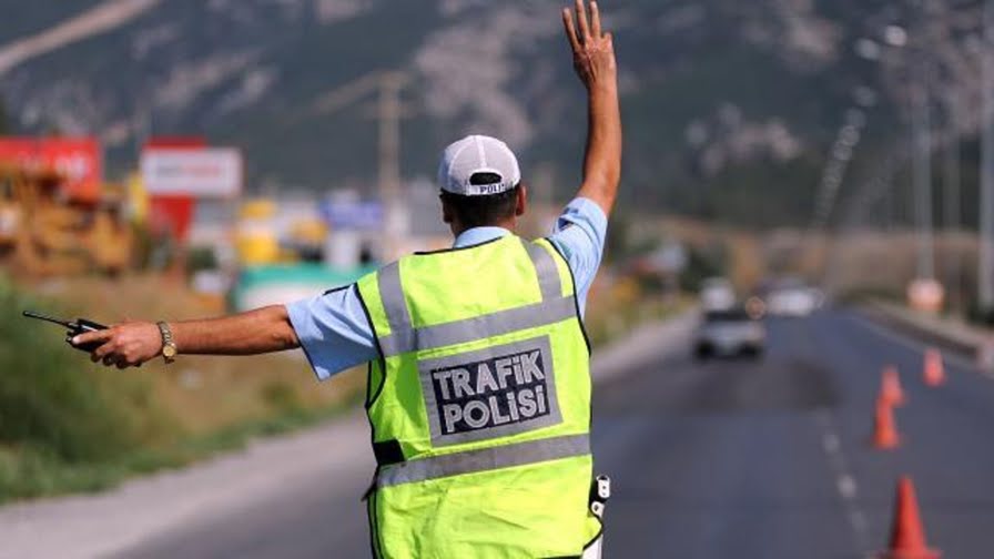 Yeni düzenleme Meclis’ten geçti: Trafikte ceza yağmuru başlıyor