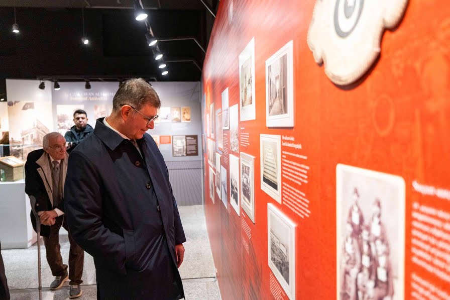 İzmir’in fotoğraf tarihine ışık tutacak sergi açıldı