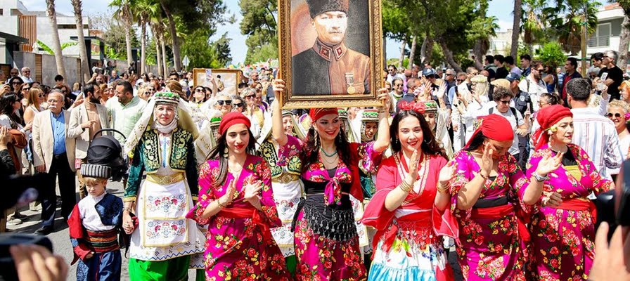 13. ALAÇATI OT FESTİVALİ TÜM COŞKUSUYLA DEVAM EDİYOR