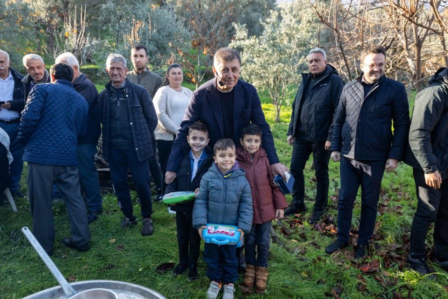 Başkan Tugay’dan Durbay’a şiirle destek 