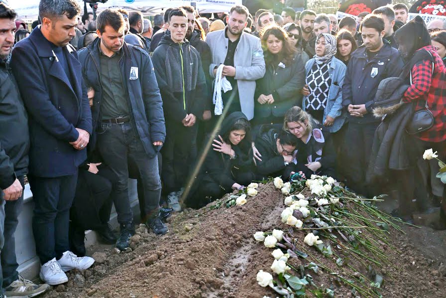 Gülşah Durbay gözyaşları eşliğinde toprağa verildi