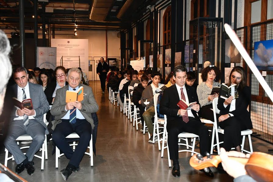 Tarihi İzmir Kültür Sanat Fabrikası’nda “Hayatın Anlamı Kitap??
