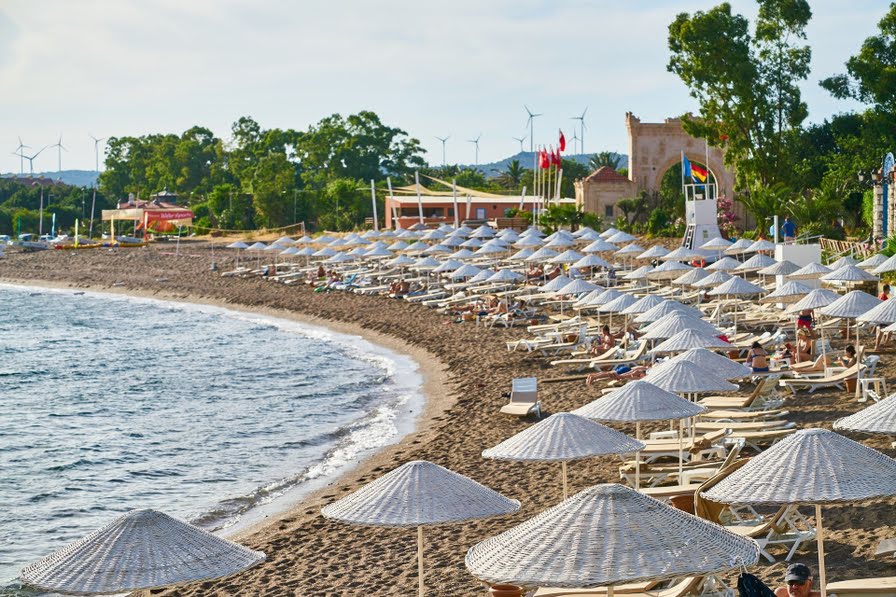 Yargıtay şezlong kiralama zorunluluğu uygulamasını yasakladı