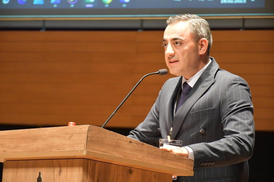 İzmir Kent Konseyi Başkanı  Özgür Topaç oldu