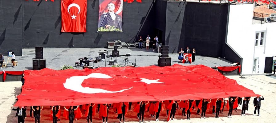 19 Mayıs, Çeşme'de coşkuyla kutlandı