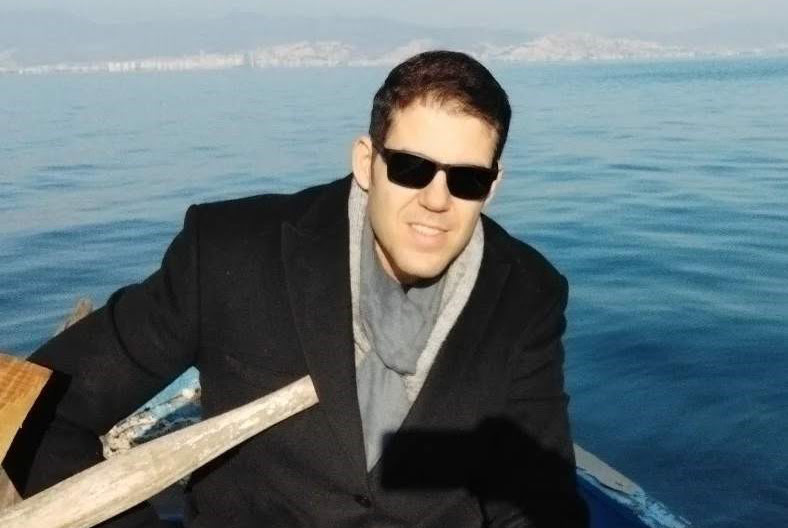 Alaçatı'da görevli polis memuru trafik kazasında hayatını kaybetti