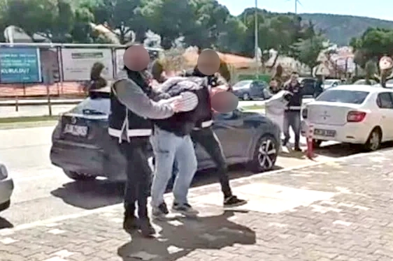 Çeşme'de suç örgütüne operasyon; 4 tutuklama