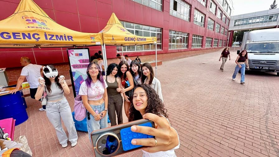 Büyükşehir “Genç İzmir?? ile üniversite kampüslerinde
