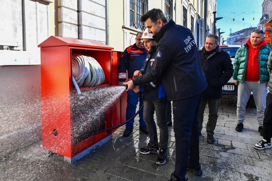 İzmir Büyükşehir Belediyesi’nden yangın güvenliğine sıkı denetim