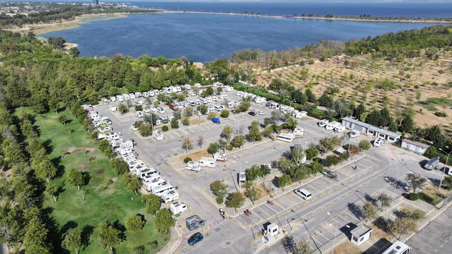Karavancıların tercihi İnciraltı Karavan Parkı