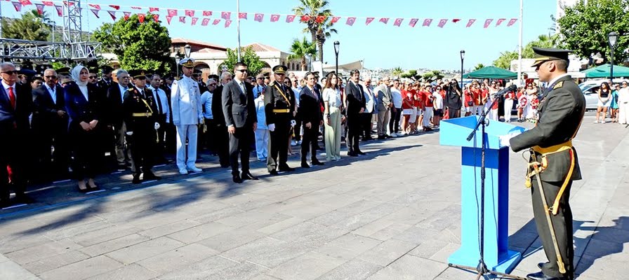 30 Ağustos Zafer Bayramı nedeniyle Çeşme'de coşkulu kutlama
