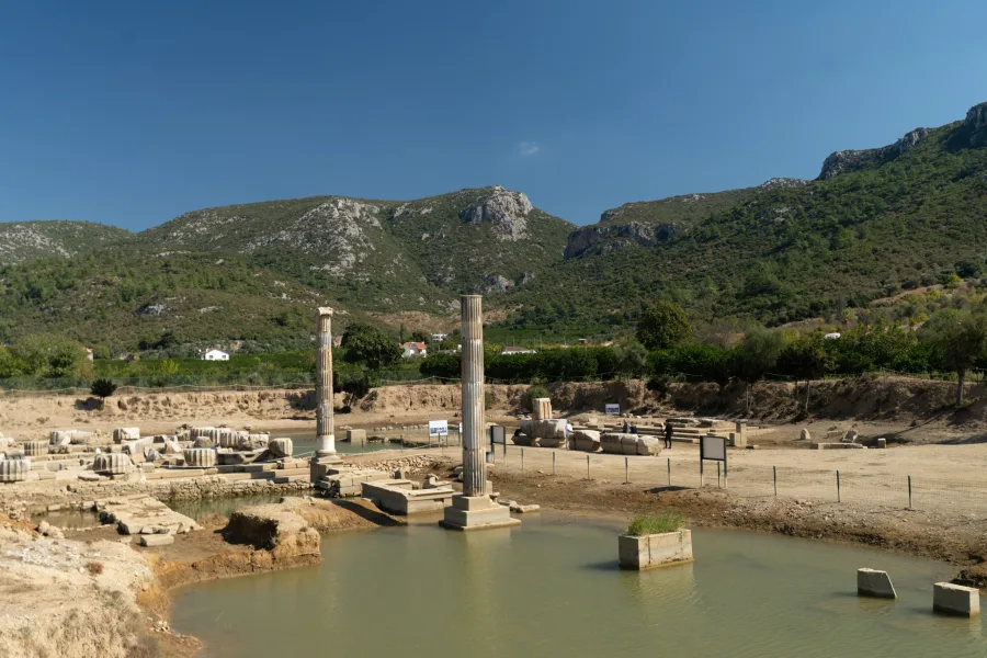 Klaros’ta 3 bin 300 yıllık kehanetin izinde