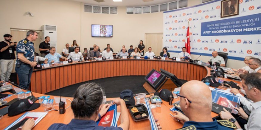 360 personelle 23 farklı afet senaryosu Soyer: İzmirlilerin içi rahat etsin