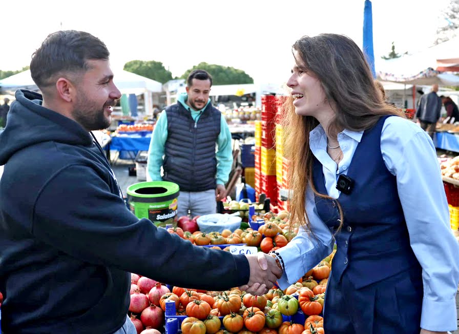 Başkan Denizli, Ilıca Pazarı'nda Vatandaşlarla Buluştu