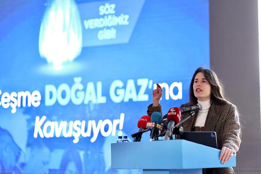 Çeşme’de Doğalgaz Hizmeti Törenle Başladı: Başkan Denizli’den Sert Mesajlar