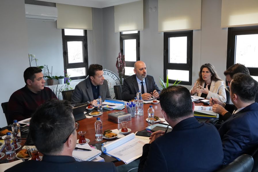 Çeşme’de Yol İyileştirme Çalışmaları Hız Kazandı