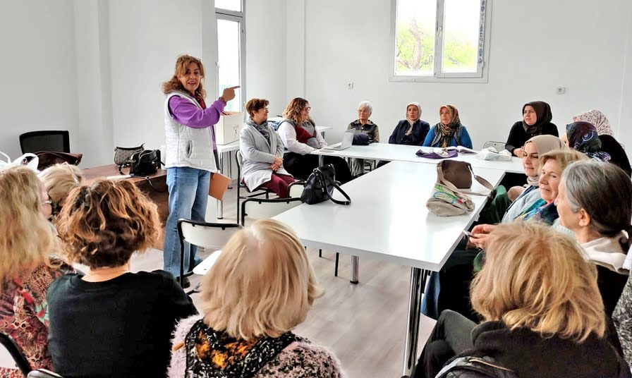 Çeşme Kadın Dayanışma Derneği'nden Anlamlı Etkinlik