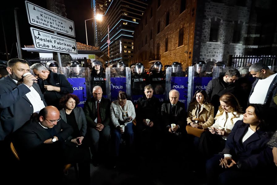 Başkan Tugay, Meslek Fabrikası direnişinde “Bundan sonra 24 saat buradayım??