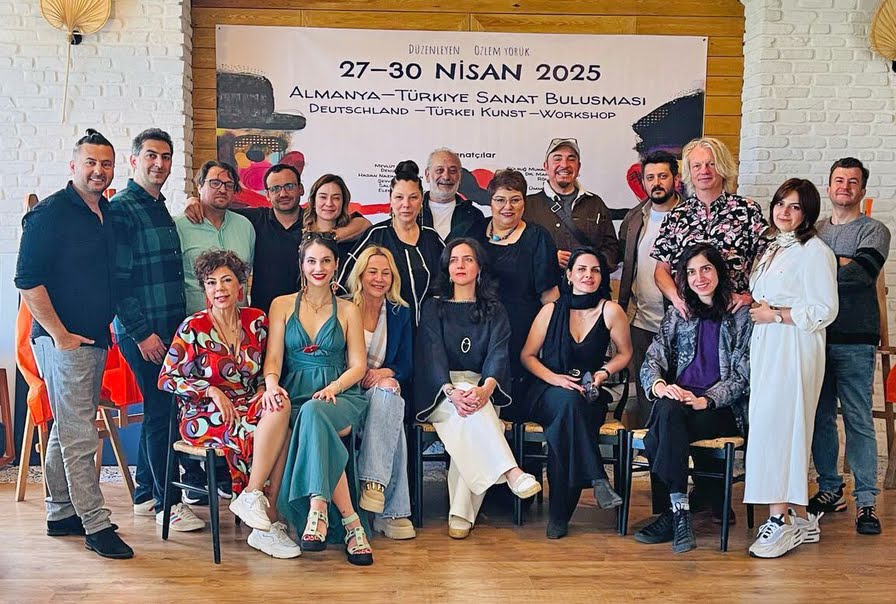 Çeşme'de Türk-Alman Sanat Buluşması: "7. Alaçatı Sanat Çalıştayı ve Sergisi" Sanatseverlerle Buluştu