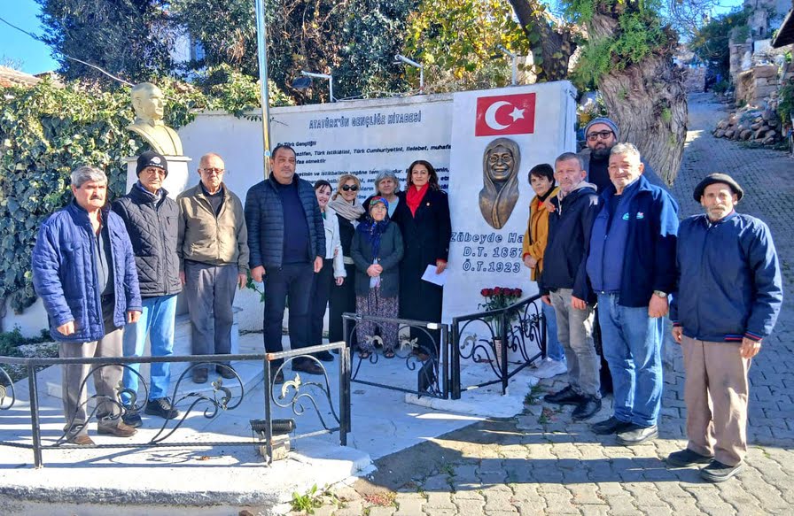 CHP Çeşme Kadın Kolları, Zübeyde Hanım’ı Vefatının 103. Yılında Andı