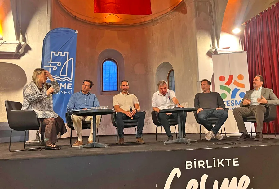 Çeşme’de “Deniz Bize Ne Söylüyor?” söyleşisi düzenlendi