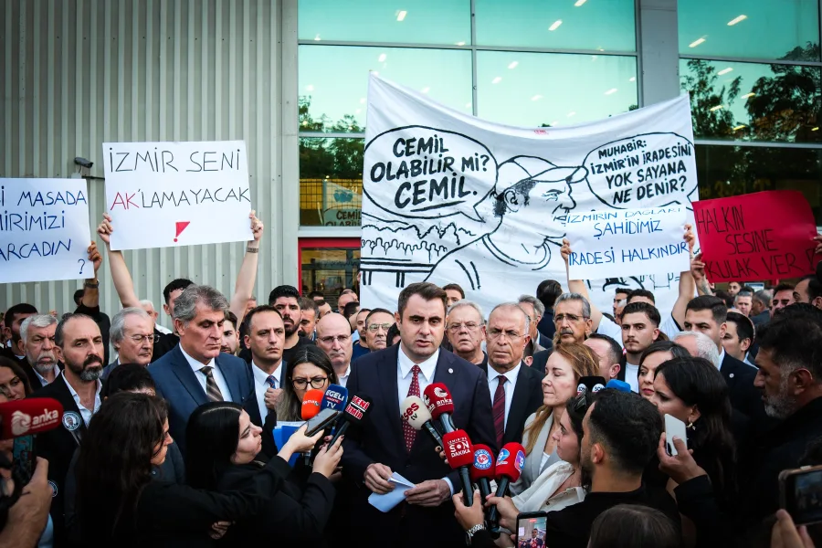 GÜÇ’TEN CEMİL TUGAY’A İSTİFA ÇAĞRISI: “İZMİRLİ SENİN İHANETİNİ ASLA UNUTMAYACAK”