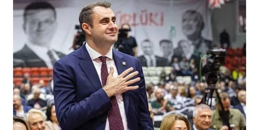 YENİ Parti İzmir’de 28 ilçe başkanından Çağatay Güç’e destek