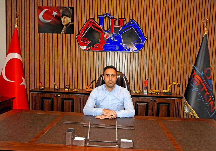 Üstün Hafriyat, Çeşme'de, Modern İş Makinalarıyla Hızlı ve Etkili Hizmet Sunuyor