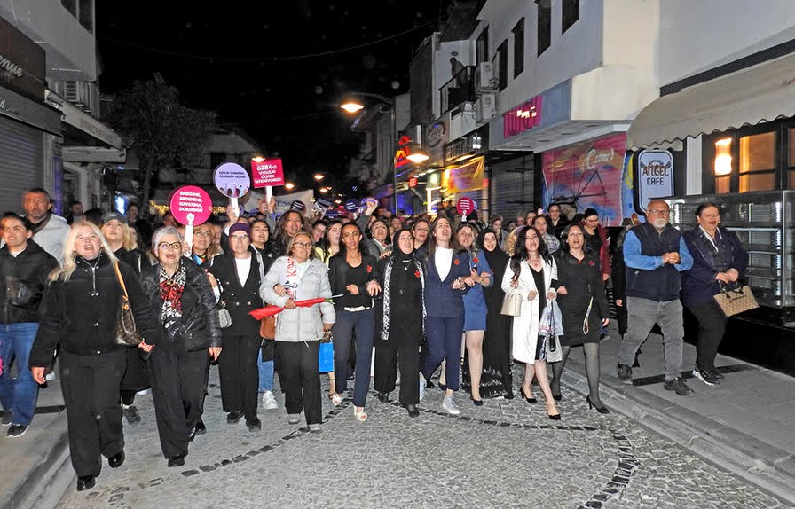 ÇEŞMELİ KADINLAR GECE YÜRÜYÜŞÜNDE BULUŞTU