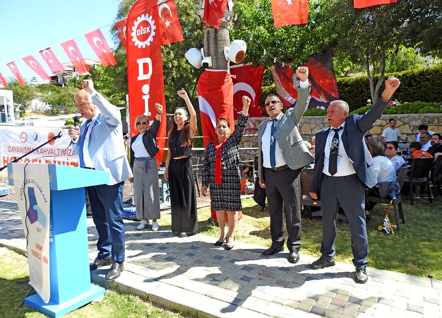 Çeşme’de Emekliler Dayanışma Kahvaltısında Buluştu: “İnsanca Yaşam Mücadelesinden Vazgeçmeyeceğiz??