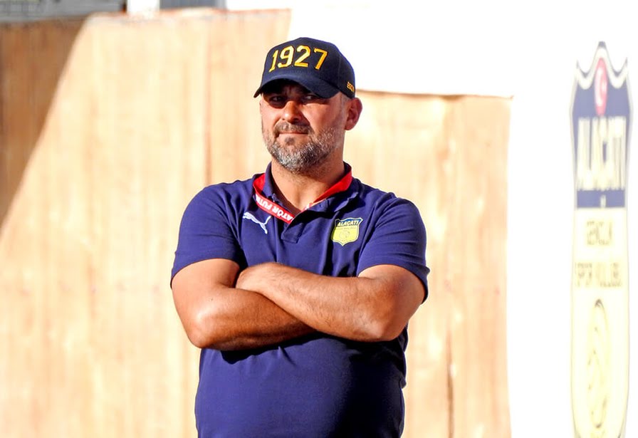 İmren Alaçatıspor Teknik Direktörü Kara: "Genç ve Mücadeleci Bir Takım Oluşturduk"