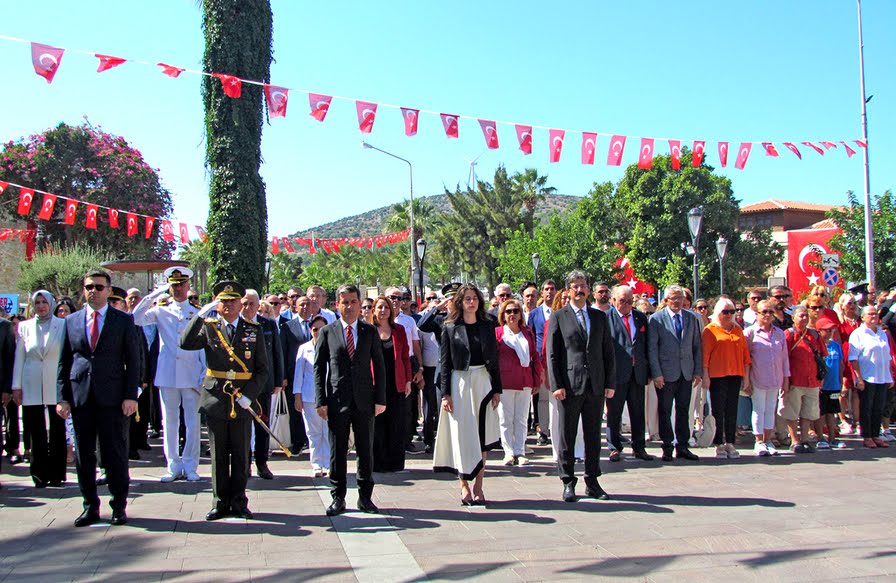 Çeşme’de 30 Ağustos Zafer Bayramı coşkusu