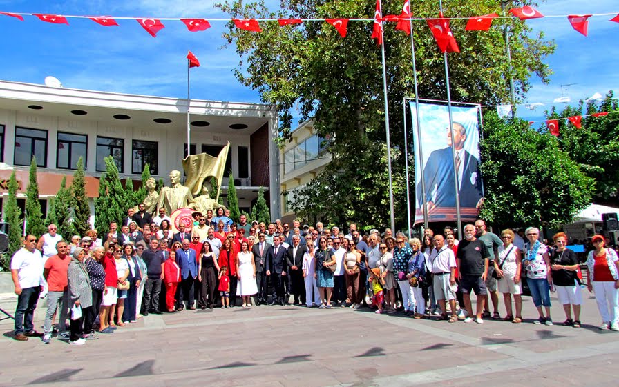 Çeşme CHP'den Mesaj: “Kuruluşun ve Kurtuluşun Yolundan Ayrılmayacağız??  