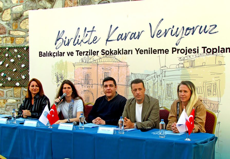 Balıkçılar ve Terziler Sokağı Yenileniyor: Çeşme Belediyesi Projeyi Esnafa Anlattı